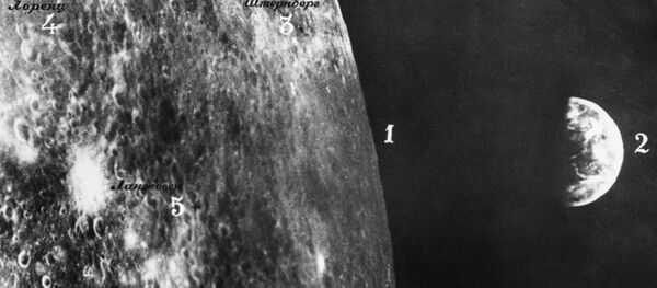 Фотография Луны и Земли, сделанная космическим аппаратом Зонд-6 - Sputnik Беларусь