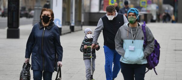 Москвичи в масках - Sputnik Беларусь