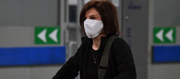 Пассажирка в аэропорту, архивное фото - Sputnik Беларусь