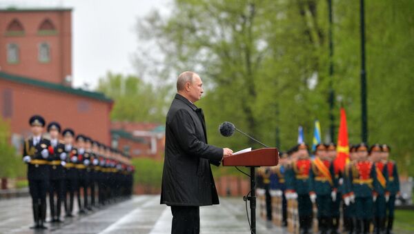 Президент РФ Владимир Путин поздравляет ветеранов и всех граждан России с Днём Победы - Sputnik Беларусь
