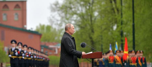 Президент РФ Владимир Путин поздравляет ветеранов и всех граждан России с Днём Победы - Sputnik Беларусь