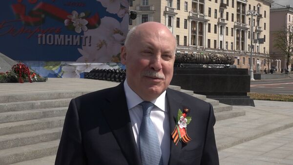 Дмитрий Мезенцев поздравил ветеранов России и Беларуси  - Sputnik Беларусь