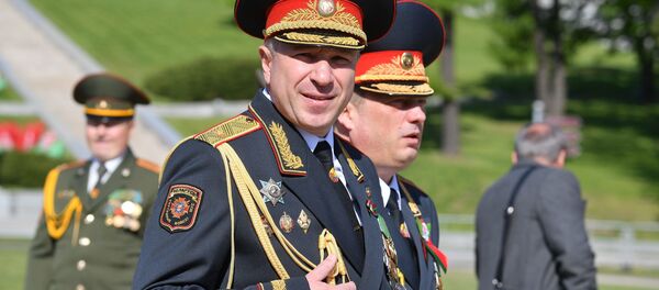 Министр внутренних дел Юрий Караев на Параде в День Победы - Sputnik Беларусь