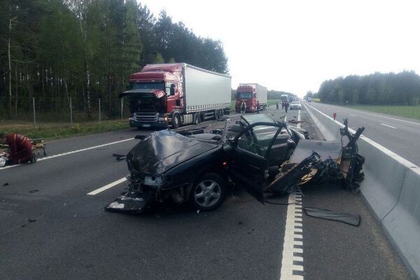 Смертельное ДТП случилось на трассе М6 - Sputnik Беларусь