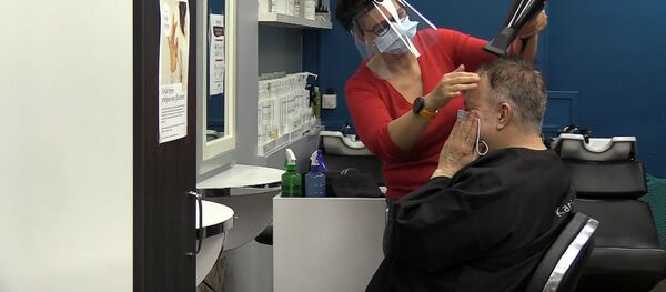 Салоны красоты во Франции открылись в полночь - Sputnik Беларусь