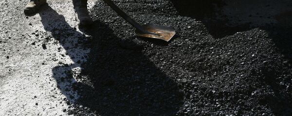 Ремонт дорожного покрытия, архивное фото - Sputnik Беларусь