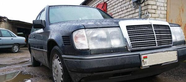 Mercedes скрывшегося водителя - Sputnik Беларусь