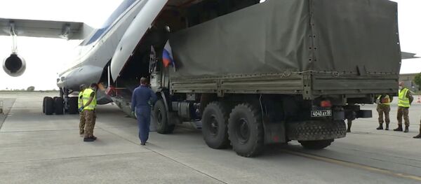 Российские военные специалисты возвращаются из Италии  - Sputnik Беларусь