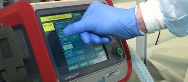 Работа российских военных врачей в полевом госпитале в Бергамо - Sputnik Беларусь