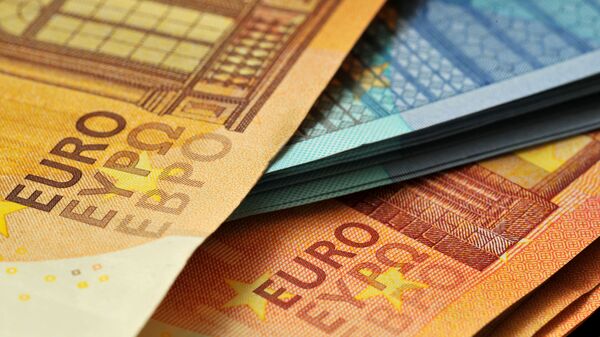 Фрагменты банкнот евро различного номинала - Sputnik Беларусь