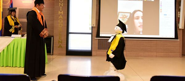 Ректор университета Магдалены в Колумбии Пабло Гуэрра во время онлайн-церемонии - Sputnik Беларусь