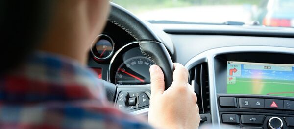 Мужчина за рулем автомобиля, архивное фото - Sputnik Беларусь
