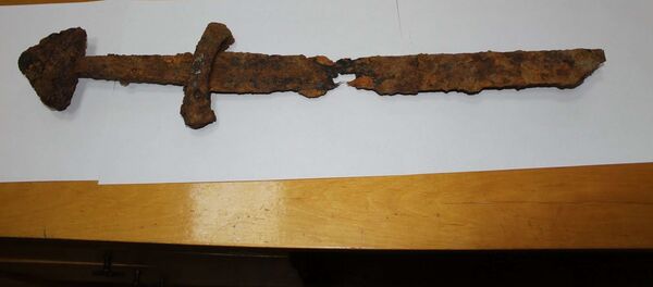 Средневековый меч найден в Бобруйске Средневековый меч найден в Бобруйске - Sputnik Беларусь