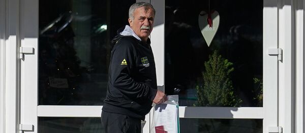 Тренер по биатлону Александр Касперович Тренер по биатлону Александр Касперович - Sputnik Беларусь