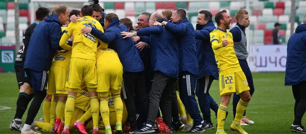 Футболисты БАТЭ радуются победе - Sputnik Беларусь