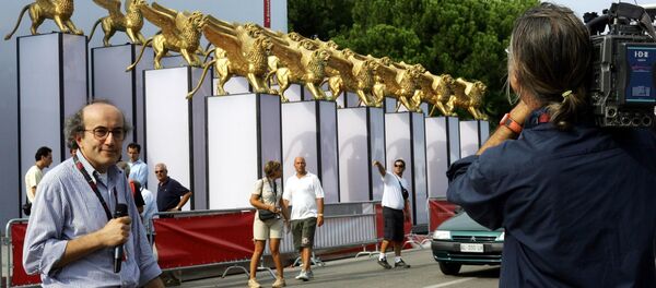 Золотые львы у дворца Кино в Венеции - Sputnik Беларусь