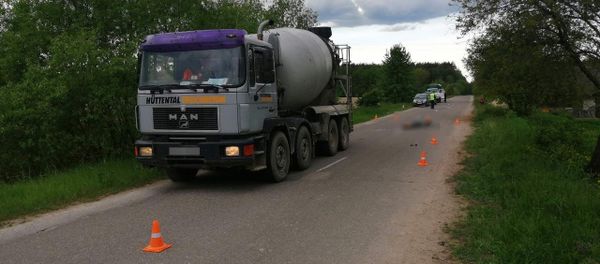 Велосипедист погиб под Скиделем после столкновения с грузовиком Велосипедист погиб под Скиделем после столкновения с грузовиком - Sputnik Беларусь