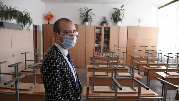 Учитель в пустом классе - Sputnik Беларусь