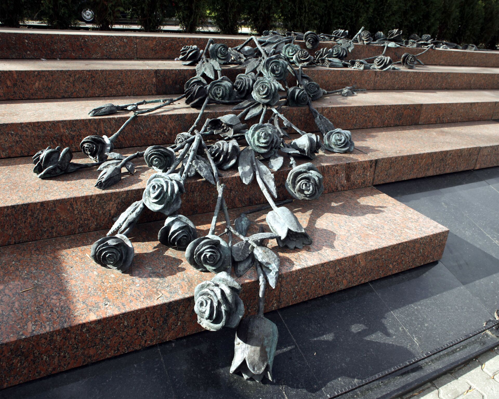 Памятник погибшим на станции метро Немига, автор - Геннадий Буралкин - Sputnik Беларусь, 1920, 12.02.2022