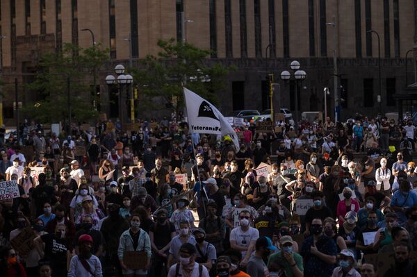 Трамп заявил о готовности направить войска в бунтующий Миннеаполис  - Sputnik Беларусь