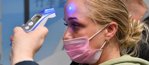 Измерение температуры в минском аэропорту - Sputnik Беларусь