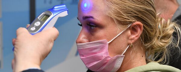 Измерение температуры в минском аэропорту - Sputnik Беларусь