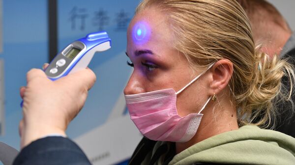 Измерение температуры в минском аэропорту - Sputnik Беларусь