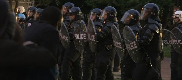 Я не магу дыхаць: ЗША задыхаюцца ад беспарадкаў пасля забойства чарнаскурага - Sputnik Беларусь
