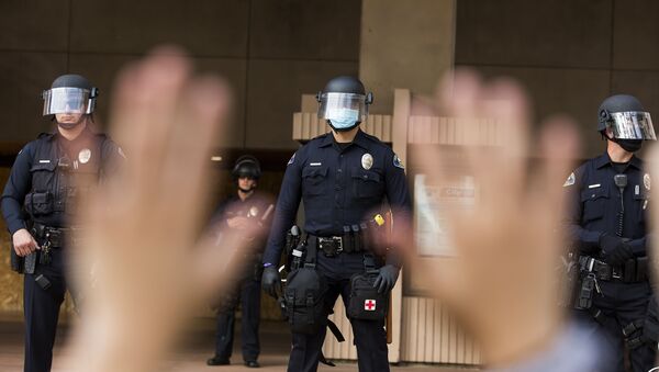 Полиция во время протестов в США - Sputnik Беларусь