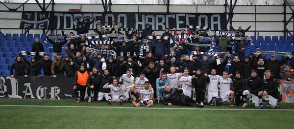 Футболисты и болельщики минского Торпедо - Sputnik Беларусь