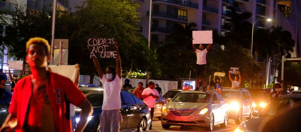 Массовые протесты на улицах Флориды Массовые протесты на улицах Флориды - Sputnik Беларусь