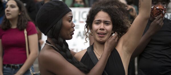 Протесты против произвола полиции в Марселе - Sputnik Беларусь