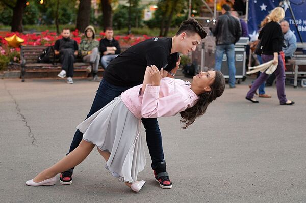 Раз в школе нельзя, поедем на природу! Как пройдут выпускные в Беларуси - Sputnik Беларусь