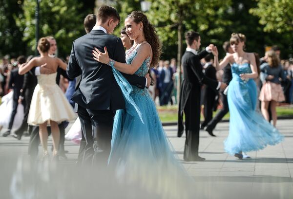 Раз в школе нельзя, поедем на природу! Как пройдут выпускные в Беларуси - Sputnik Беларусь