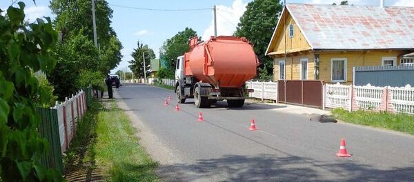 Пенсионерка погибла под колесами мусоровоза в Берестовицком районе - Sputnik Беларусь