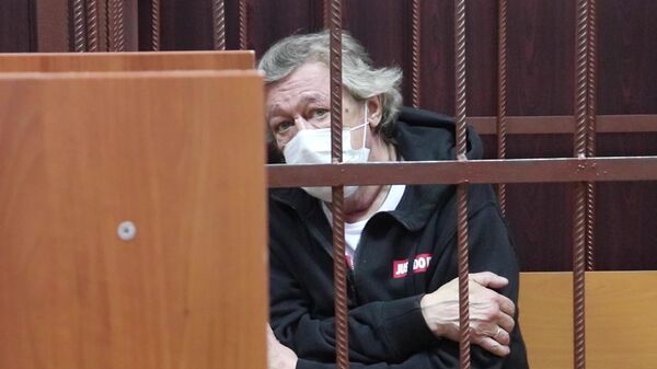 Михаил Ефремов во время избрания меры пресечения в Таганском суде Москвы - Sputnik Беларусь