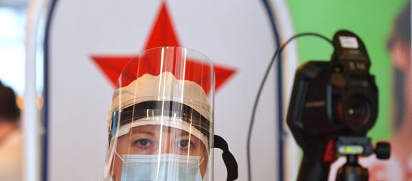 Пункт тепловизионного контроля для прилетающих пассажиров в аэропорту - Sputnik Беларусь