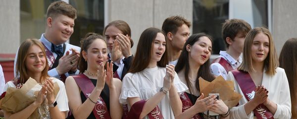 Выпускники гимназии №75 Минска Выпускники гимназии №75 Минска - Sputnik Беларусь