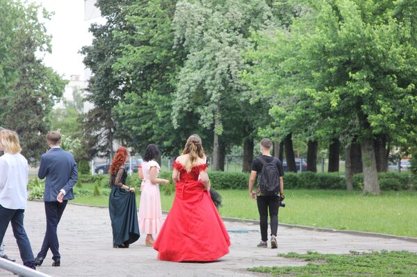 Без бала на корабль: выпускные в Бресте прошли в сокращенном формате - Sputnik Беларусь