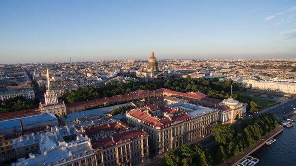 Адмиралтейство и Исаакиевский собор в Санкт-Петербурге - Sputnik Беларусь