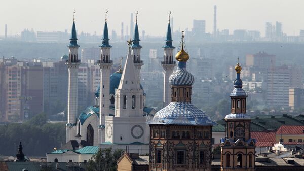 Вид на Петропавловский собор, Спасскую башню Казанского Кремля и мечеть Кул Шариф - Sputnik Беларусь