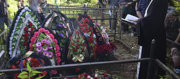 Похороны Сергея Захарова, погибшего в ДТП с участием актера Михаила Ефремова Похороны Сергея Захарова, погибшего в ДТП с участием актера Михаила Ефремова - Sputnik Беларусь