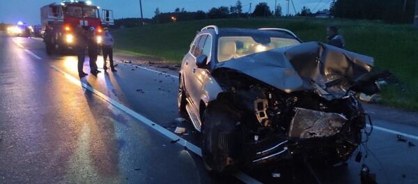 Следственная группа работает на месте смертельного ДТП на 28-м километре дороги Р58 Минск — Мядель - Sputnik Беларусь