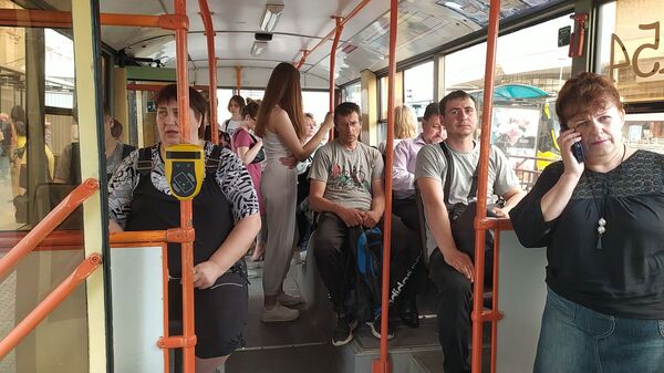 Инстинкт самосохранения снижается: белорусы перестали носить маски - Sputnik Беларусь