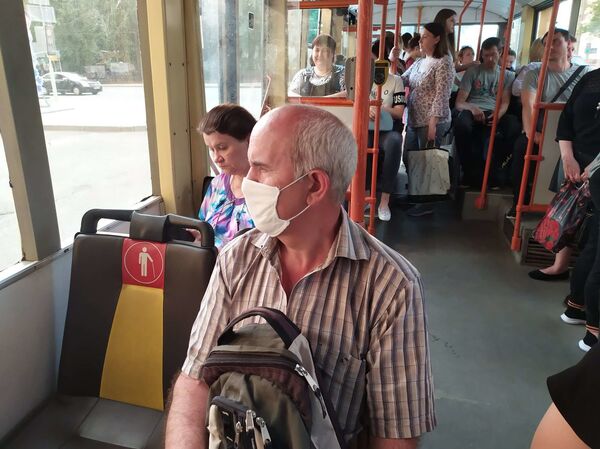 Инстинкт самосохранения снижается: белорусы перестали носить маски - Sputnik Беларусь