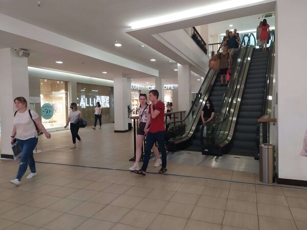 Инстинкт самосохранения снижается: белорусы перестали носить маски - Sputnik Беларусь