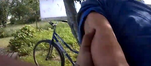 Мужчина не хотел ехать в ЛТП и ранил ножом прибывшего за ним участкового - Sputnik Беларусь