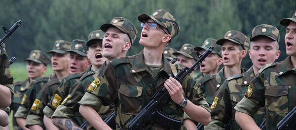 Перед принятием присяги солдаты находились в самоизоляции - Sputnik Беларусь