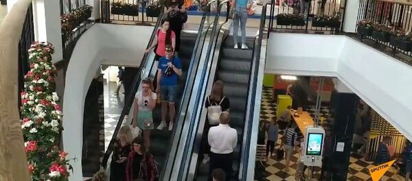 Белорусы перестали носить маски, но про COVID-19 еще помнят - Sputnik Беларусь