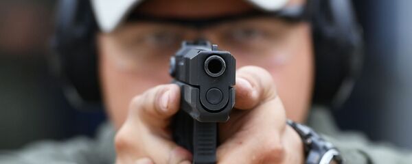 Выпрабаванні пісталета, архіўнае фота - Sputnik Беларусь